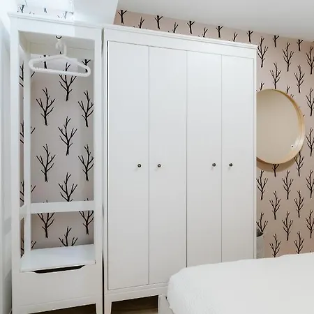 Rentes16 Apartment